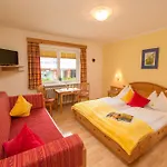 Hubertus Guest house 3*